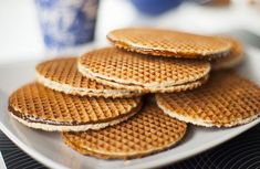 Resultado de imagem para GIF maquina casquinha sorvete e biscoito holandes (stroopwafel)"