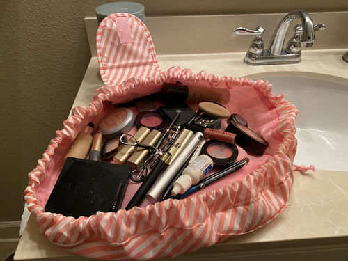 Dawn C. review of QuickPouch™ – Magic Cosmetics Bag